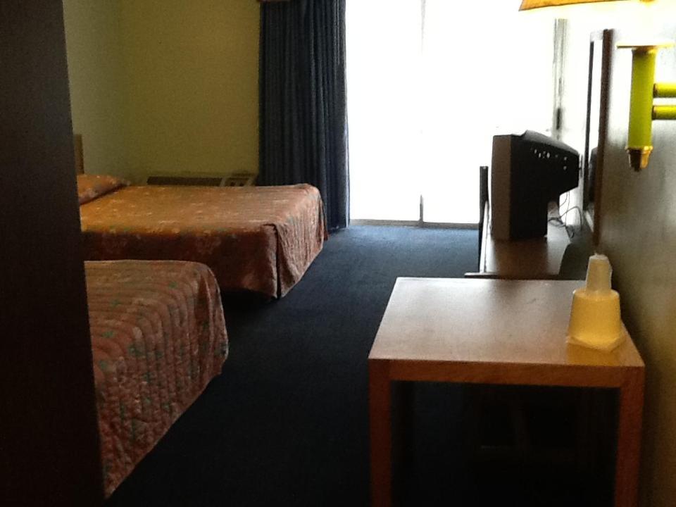 Regency Inn And Suites 볼드윈파크 외부 사진