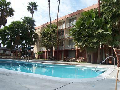 Regency Inn And Suites 볼드윈파크 외부 사진