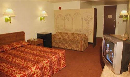 Regency Inn And Suites 볼드윈파크 외부 사진